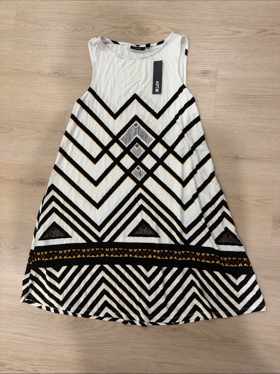 Apt. 9 Dresses & Skirts - New Apt. 9 Small White, Black & Gold Geometric Sleeveless Mini Dress